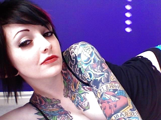 Aún más chicas tatuadas - punk - emo
 #4299979