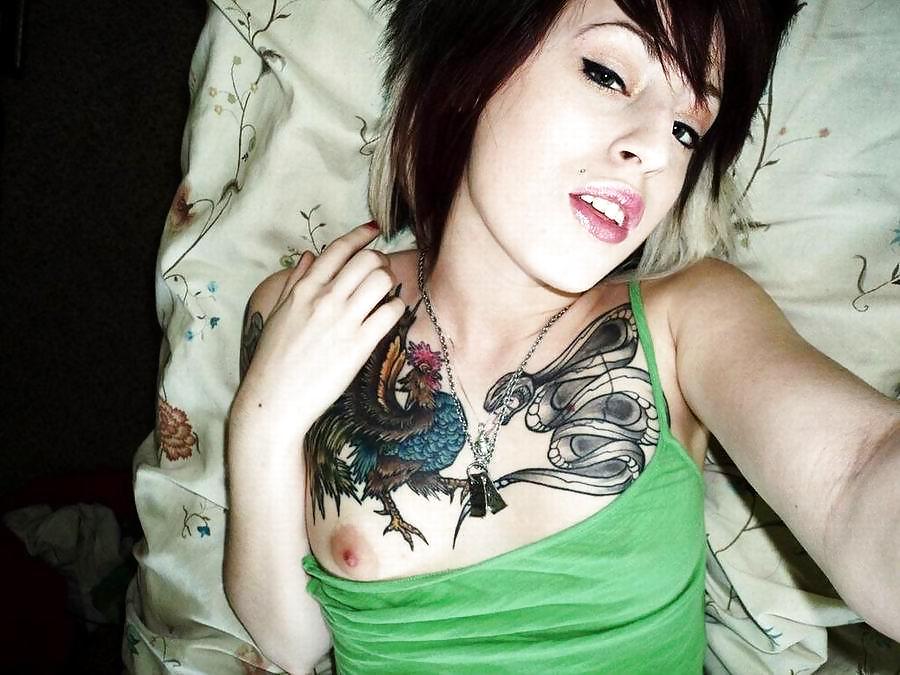 Even MORE tattooed chicks - Punk - emo #4299986