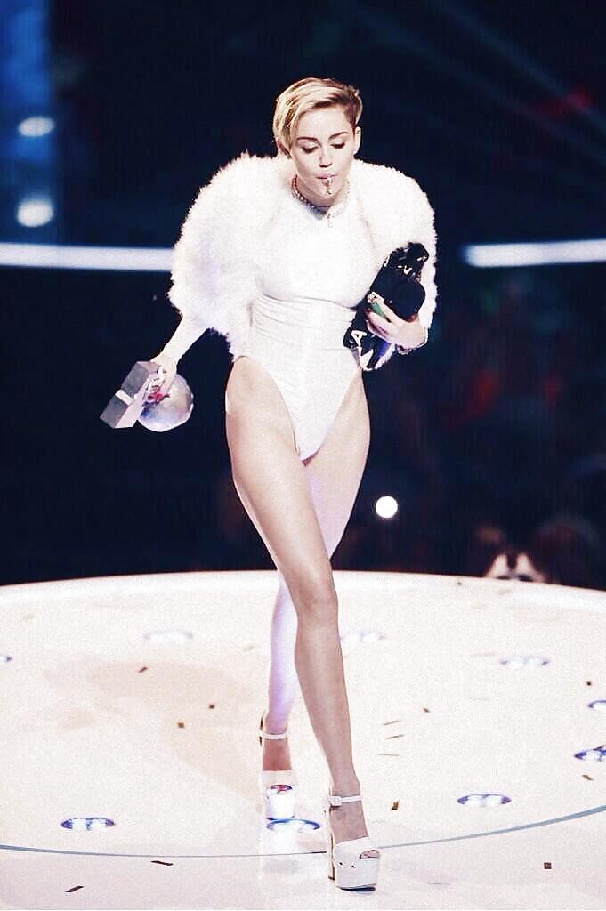 Sexy Miley Cyrus Mtv Ema à Amsterdam Novembre 2013 #22582846