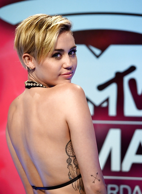 Sexy Miley Cyrus MTV EMA in Amsterdam November 2013  #22582868