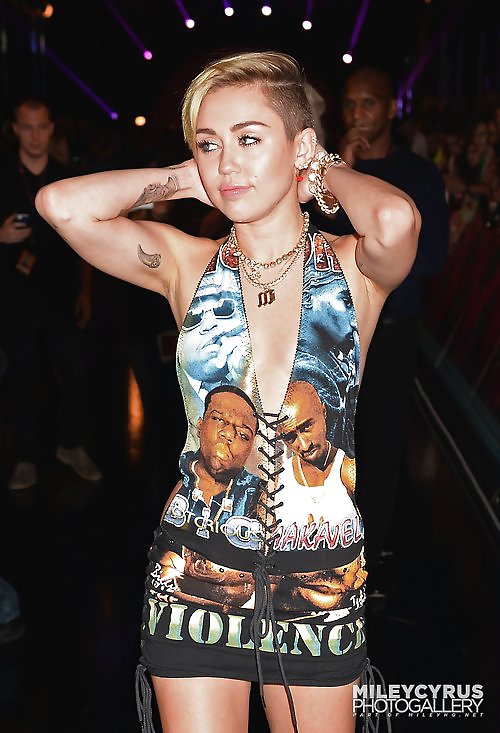 Sexy Miley Cyrus MTV EMA in Amsterdam November 2013  #22582873