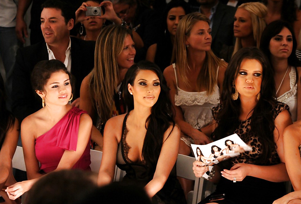 Kim Kardashian Strand Hase Bademoden Show In Miami #3530020