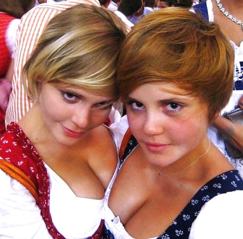 Karl grubers ragazze beerfest
 #18969094