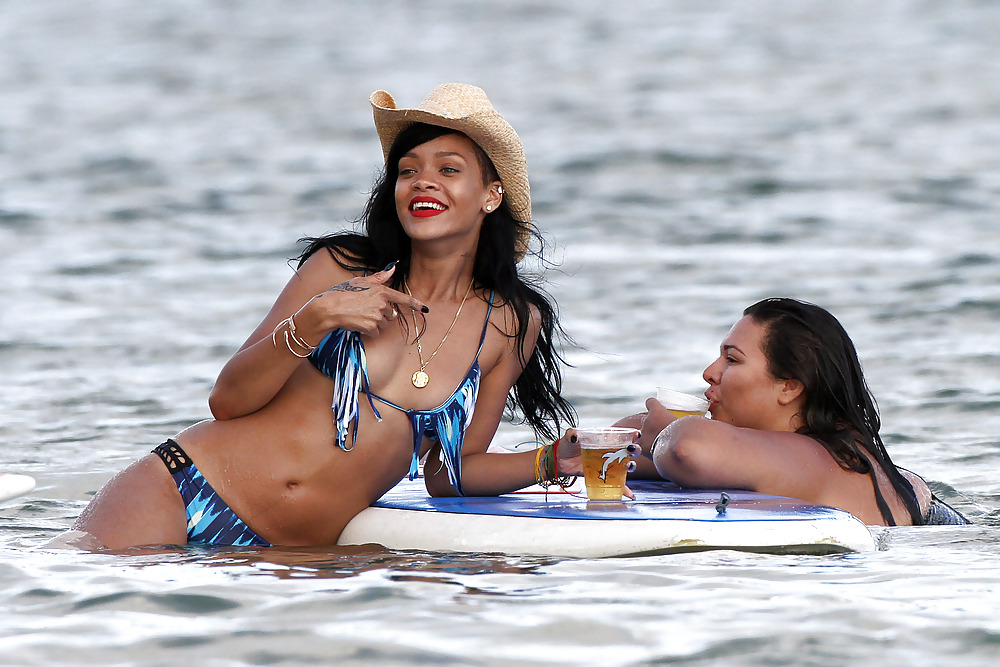 Rihanna Bikini In Hawaii Erstaunliche Ass #10176278