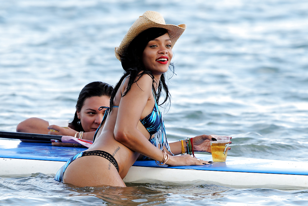 Rihanna Bikini In Hawaii Erstaunliche Ass #10176284