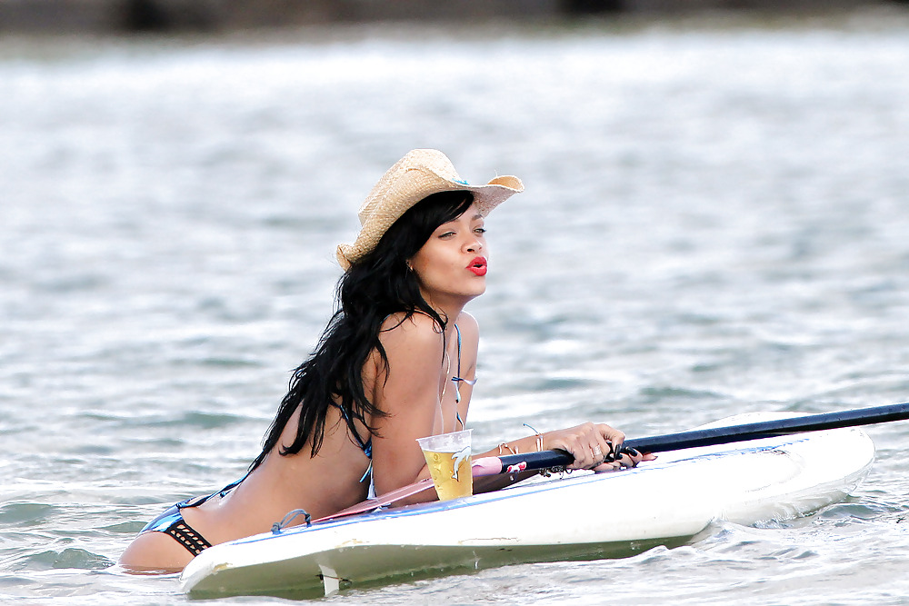 Rihanna Bikini In Hawaii Erstaunliche Ass #10176392