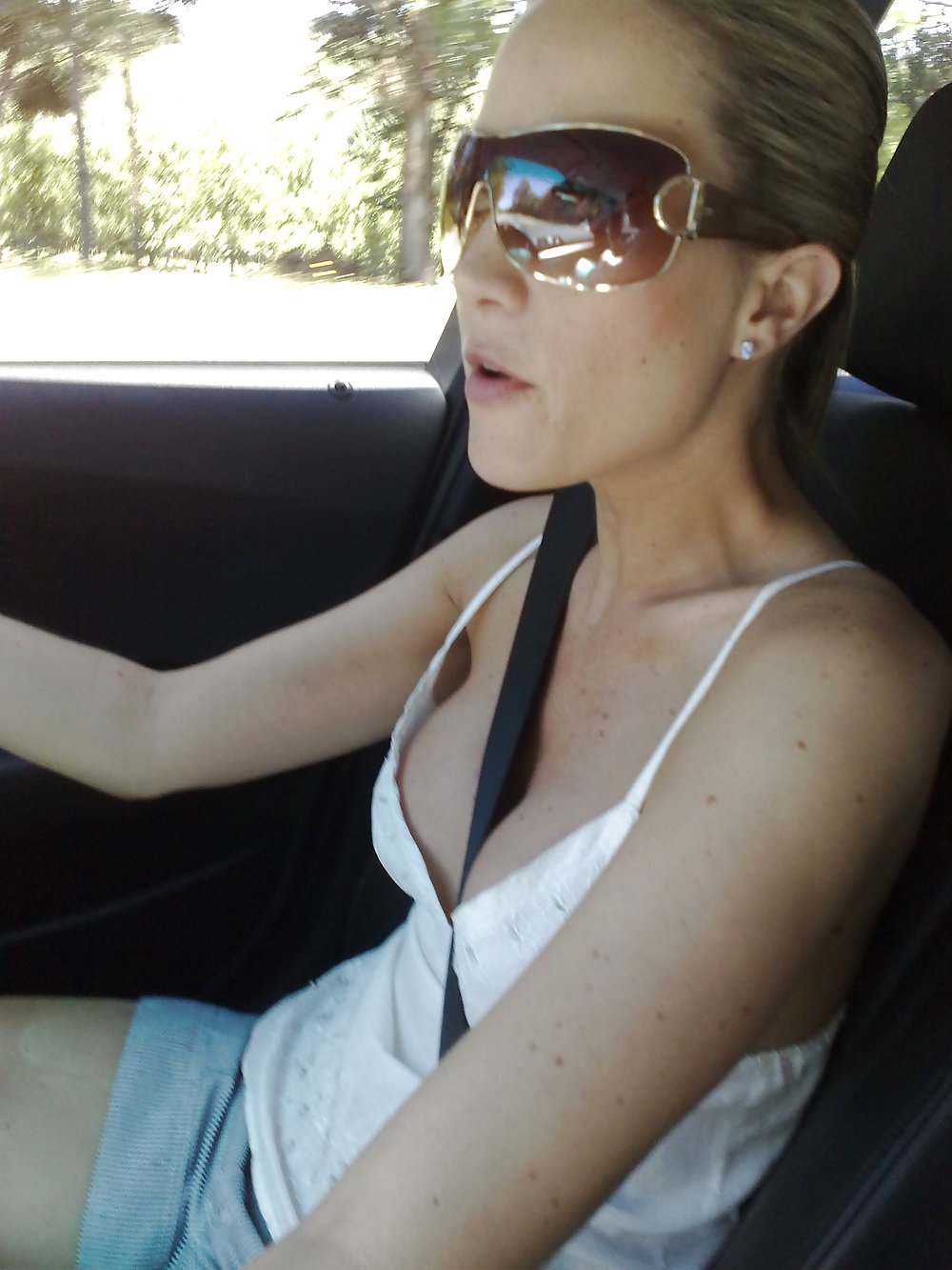 Cleavage in automobile #9301190