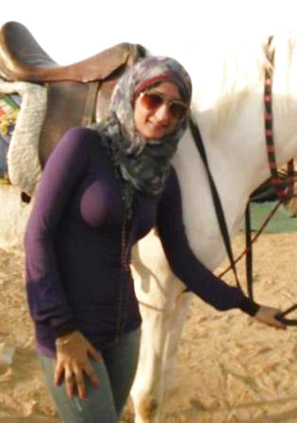 巨乳のアラブ系トルコ人女性 2
 #11286126