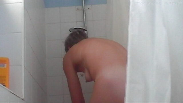 Espiando a la hermana de su esposa
 #16152952