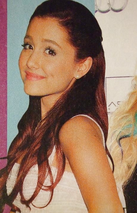 Ariana grande
 #19606266