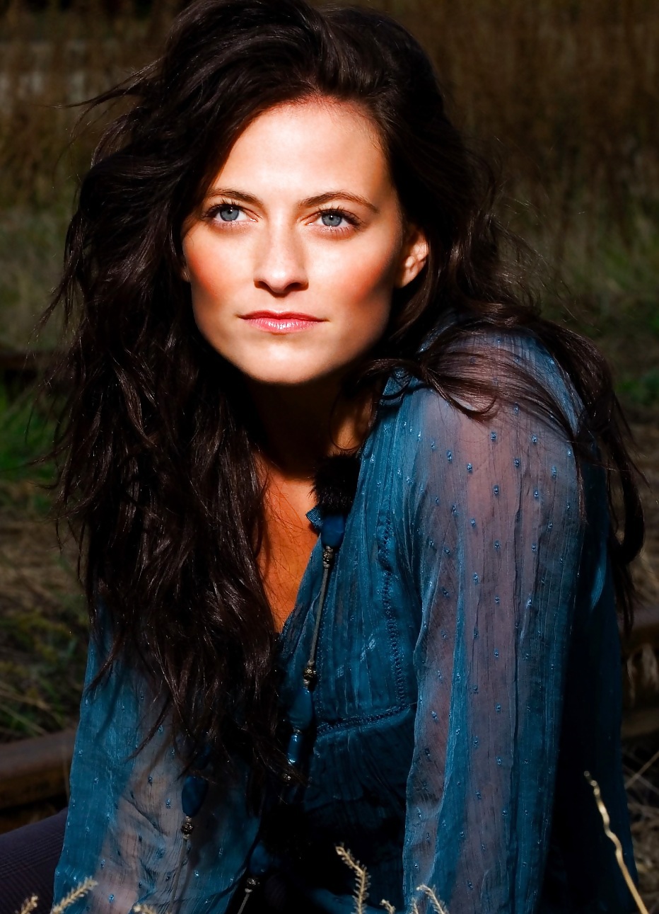 Lara Pulver #14833196