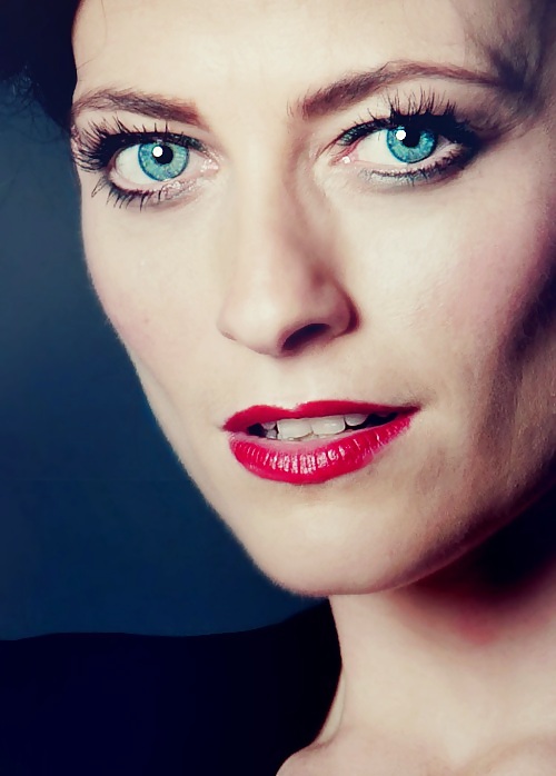 Lara Pulver #14833303