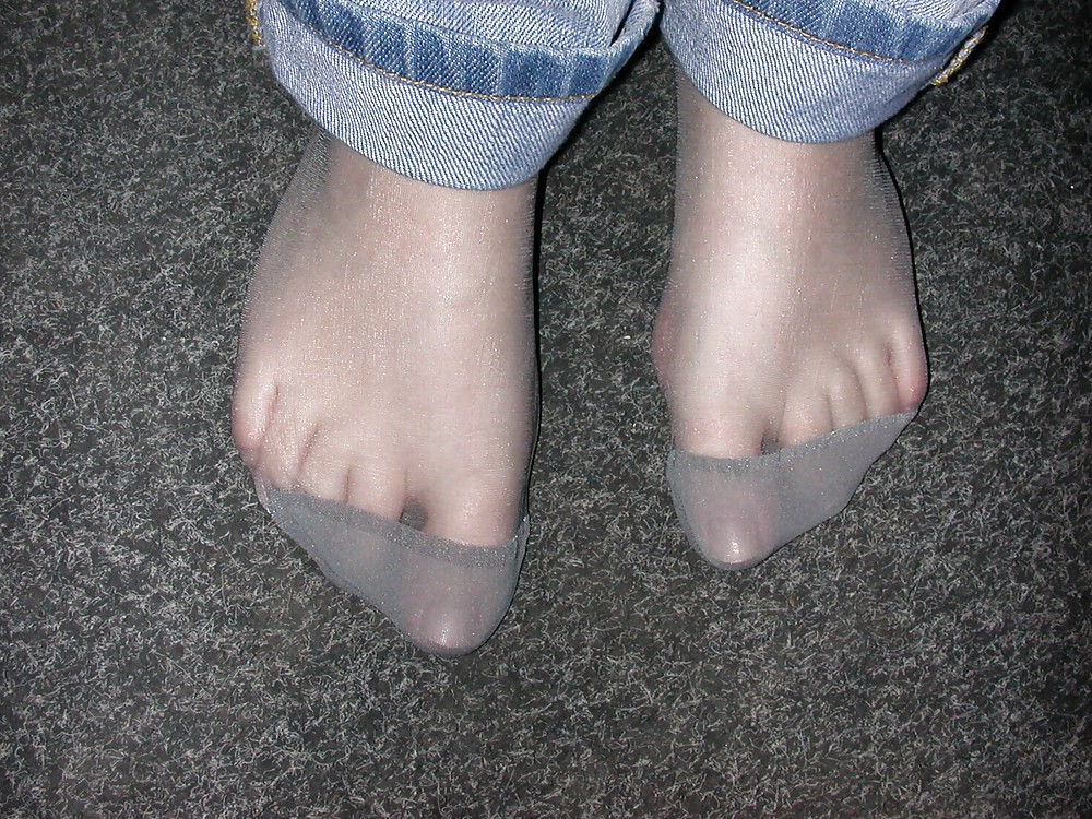 Nylonfeet
 #18086189