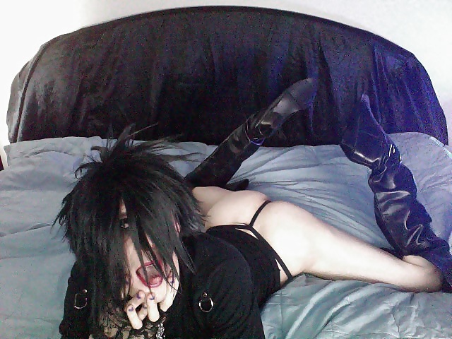 Gothic tease sulla mia webcam
 #14256157