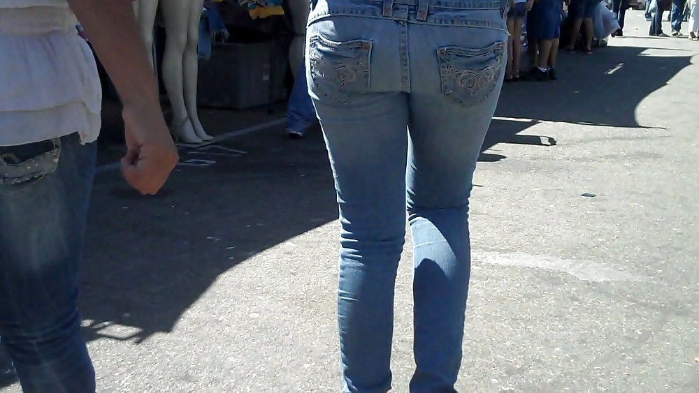 Edible butt and ass so nice in them jeans  #3672528
