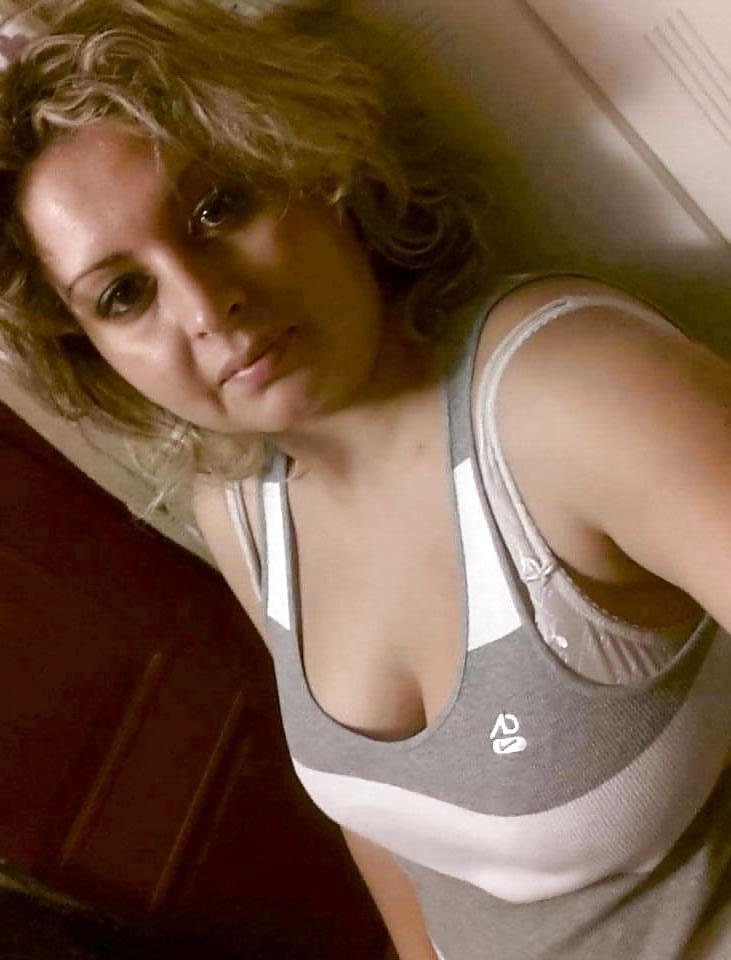 Árabe tunecino: najla
 #20876115