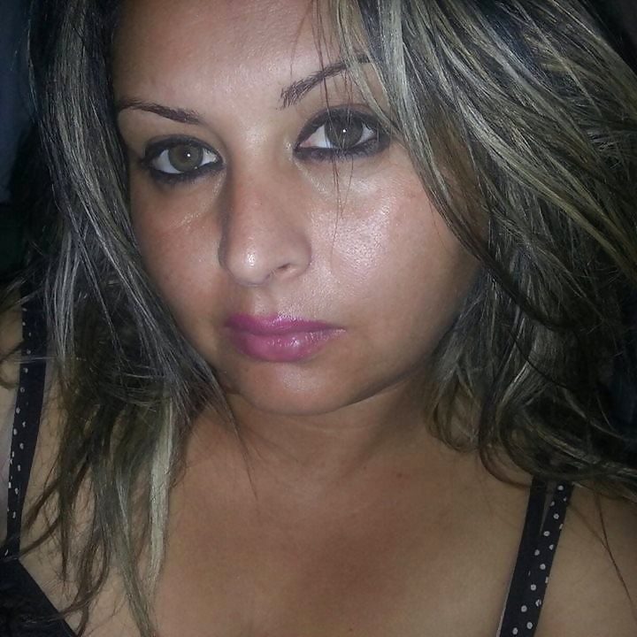 Árabe tunecino: najla
 #20876120