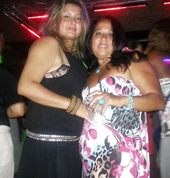 Árabe tunecino: najla
 #20876149