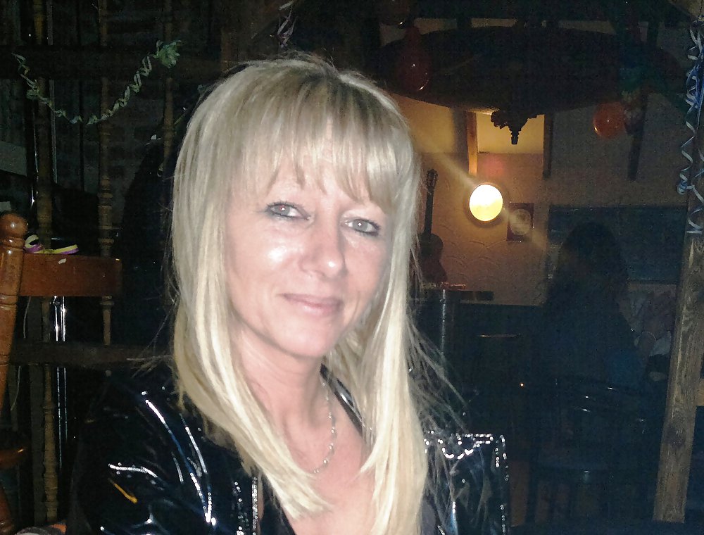 Bitte Geben Sie Die Liebe Zu Dieser MILF - Natascha - #17191240