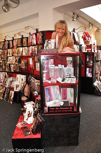 Bitte Geben Sie Die Liebe Zu Dieser MILF - Natascha - #17191272