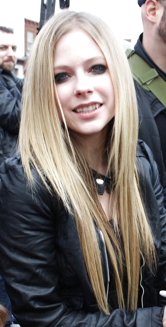 Avril Lavigne #17881075