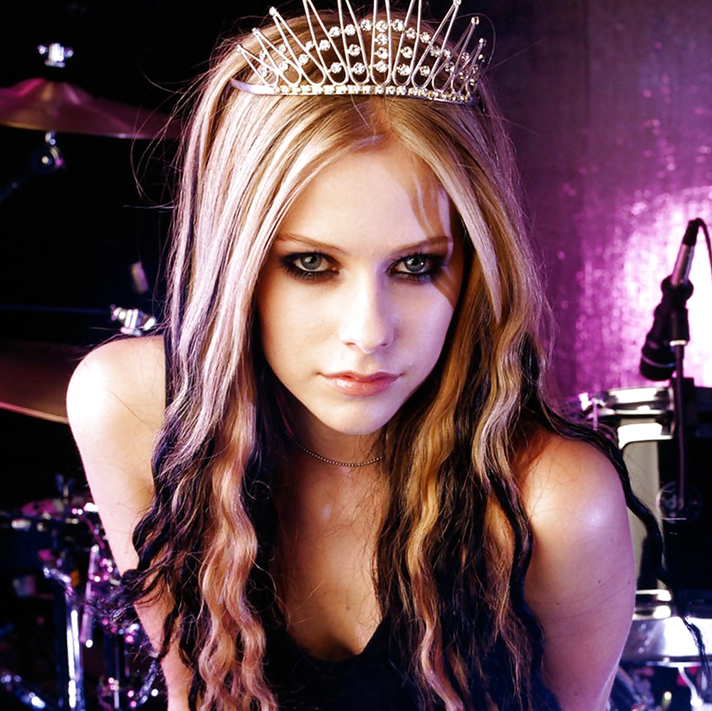 Avril Lavigne #17881163