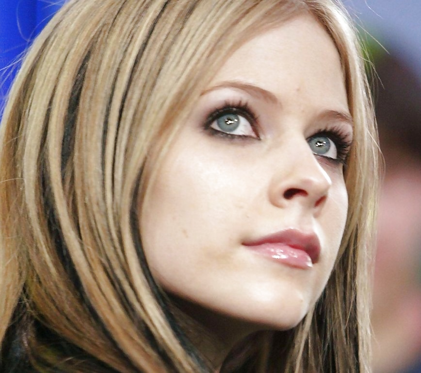 Avril Lavigne #17881176