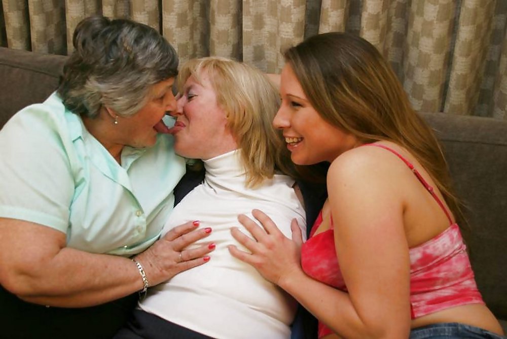 Trio di nonne, mature e milf
 #8428778