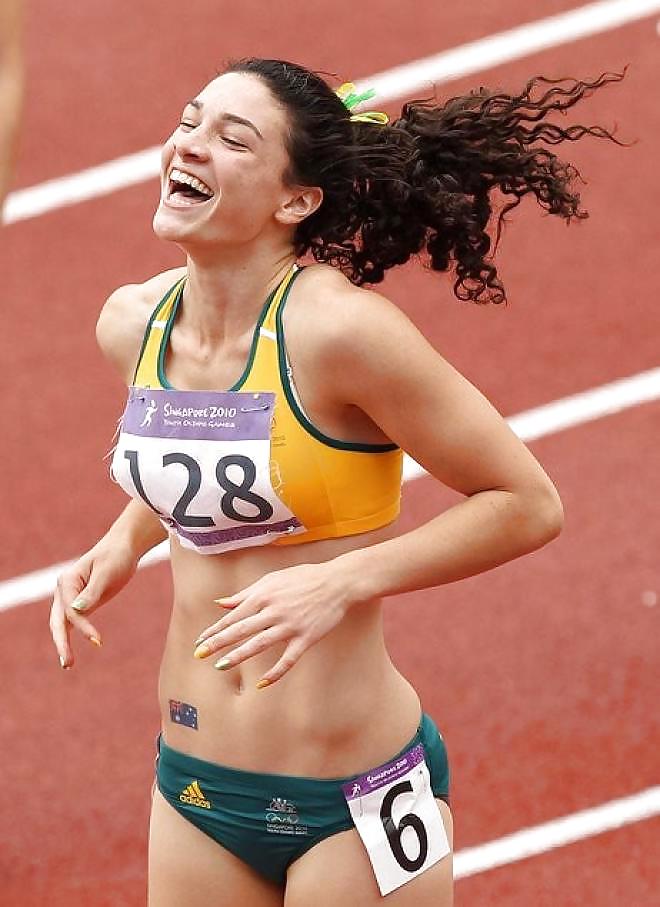 Michelle jenneke #16572821