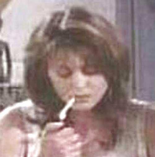 Jane leeves e peri gilpen che fumano
 #7659555