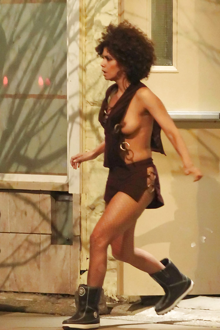 Halle Berry topless filming a scene for a movie #4025208
