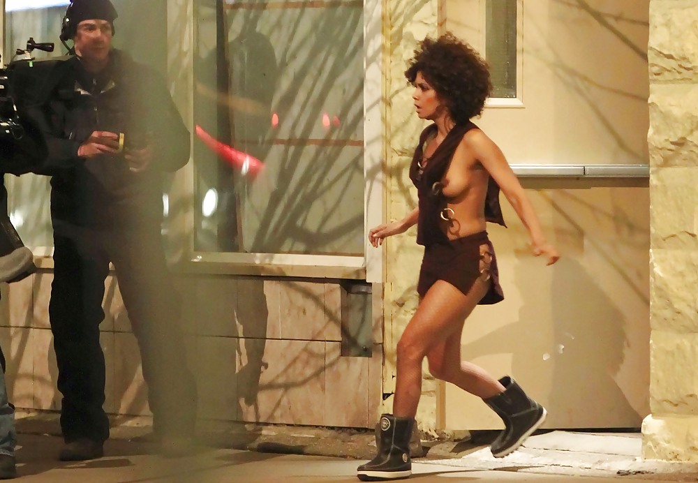 Halle Berry topless filming a scene for a movie #4025266