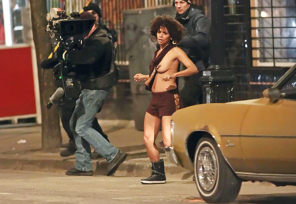 Halle Berry topless filming a scene for a movie #4025347