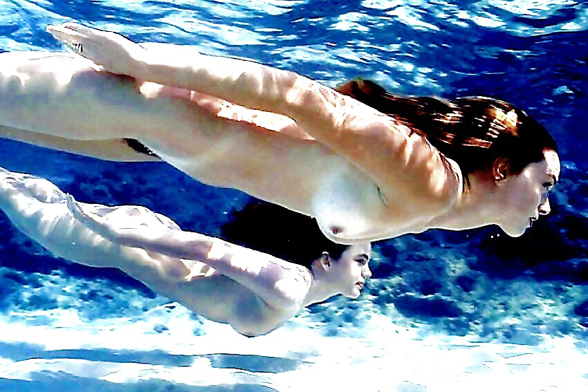 受動的な傲慢さに漂う 
 #16859328