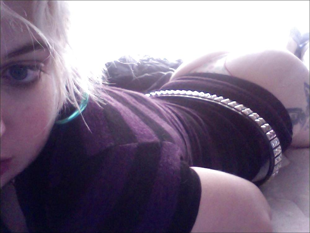 PUNK GOTH CHICK #9890022