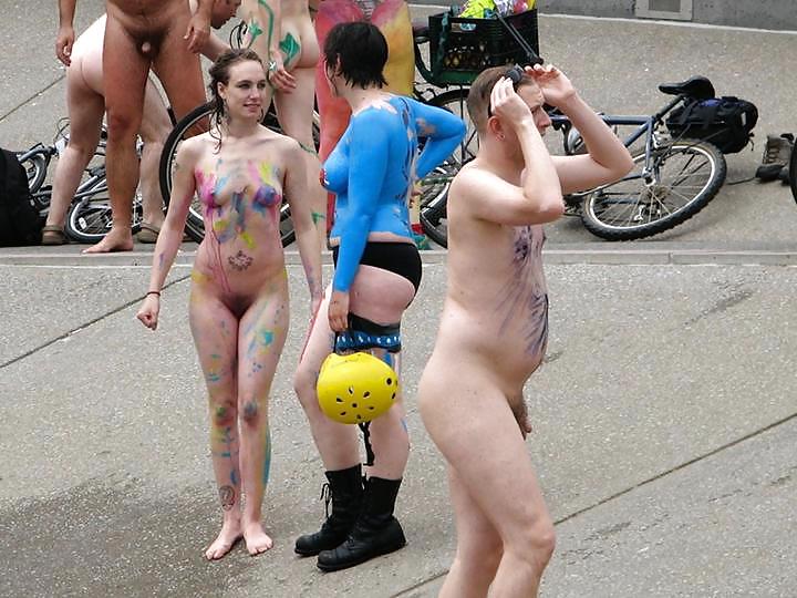 Nude Painted Ladies in Public Fetish Gallery 26 #19407182