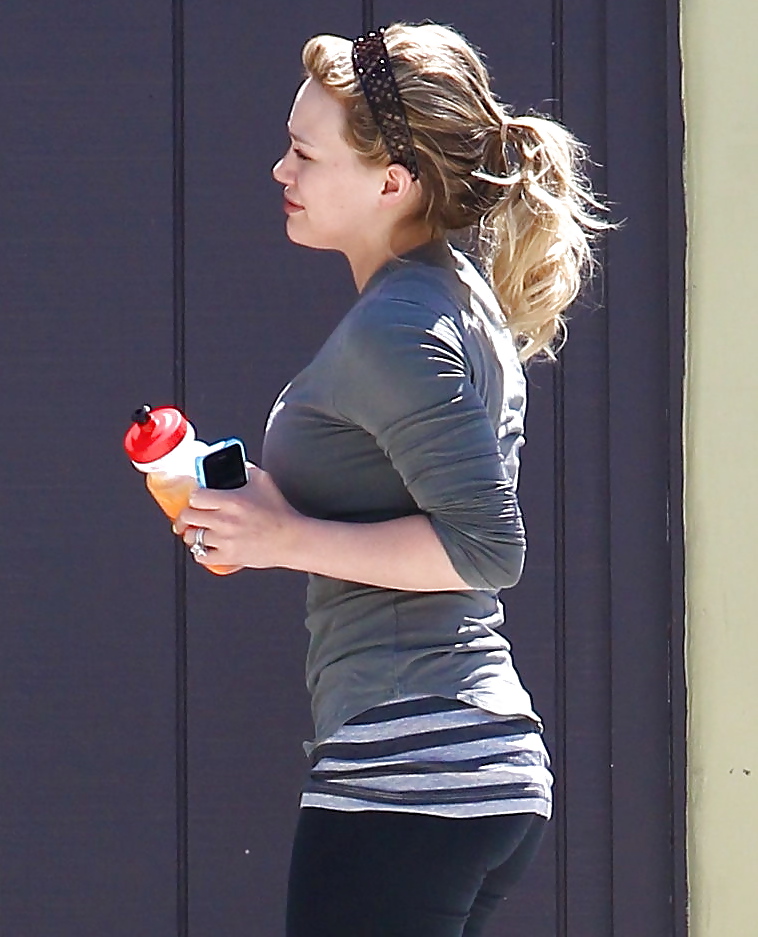 Hilary Duff Candids in Los Angeles #5045230