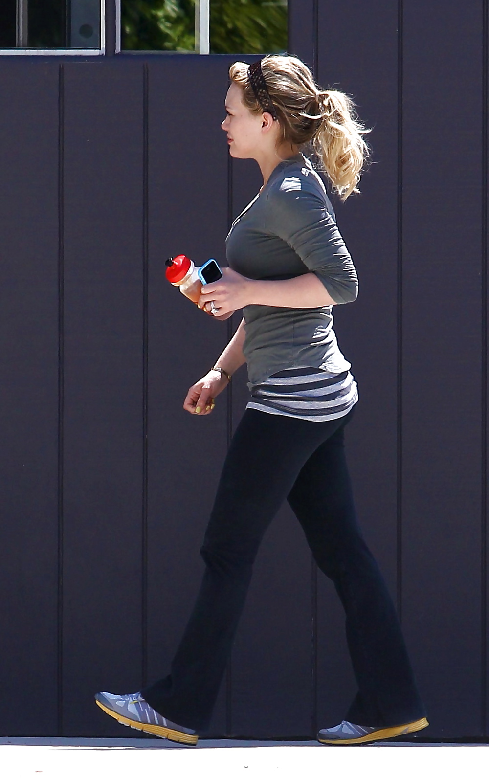 Hilary Duff Candids in Los Angeles #5045279