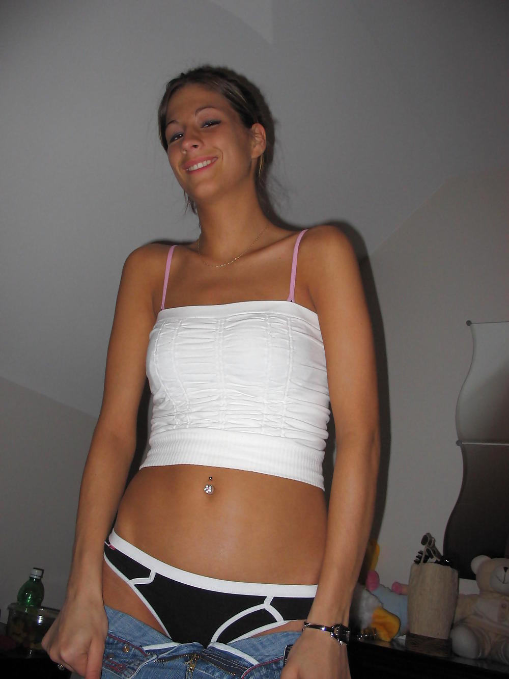 Bonita y sexy chica amateur alemana con cuerpo caliente
 #16240197