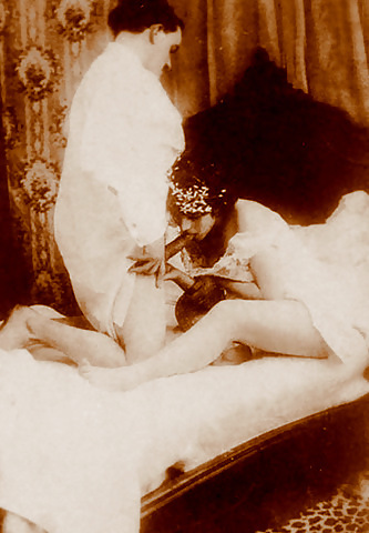 Vintage Porno Fotokunst 4 - Eine Hochzeitsnacht C. 1890 #10394003