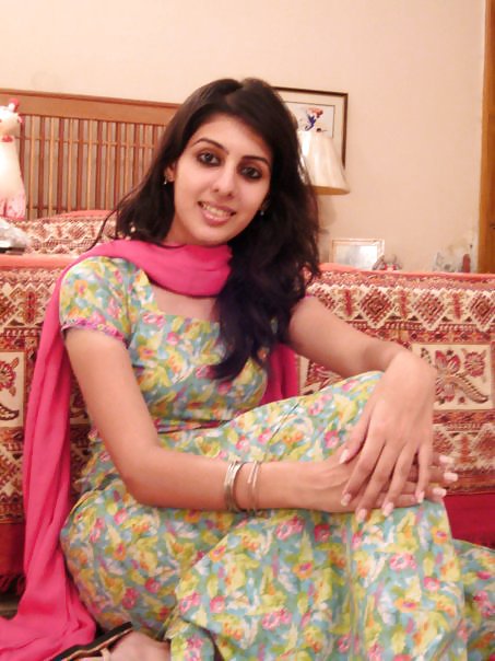 Pakistanisch Junge Schöne Mädchen #12256270