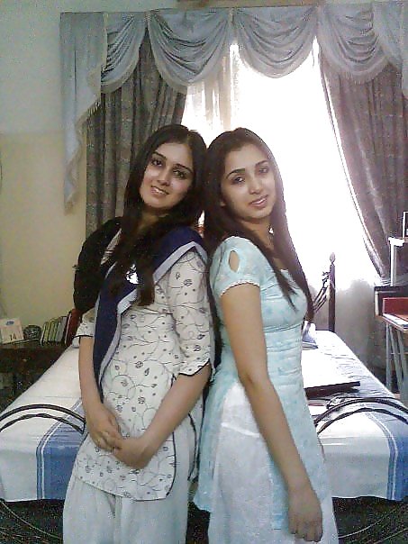 Pakistani giovani belle ragazze
 #12256281