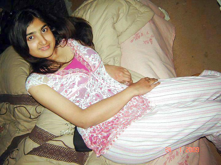 Pakistanisch Junge Schöne Mädchen #12256331