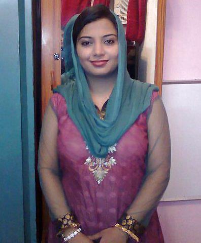 Pakistanisch Junge Schöne Mädchen #12256497