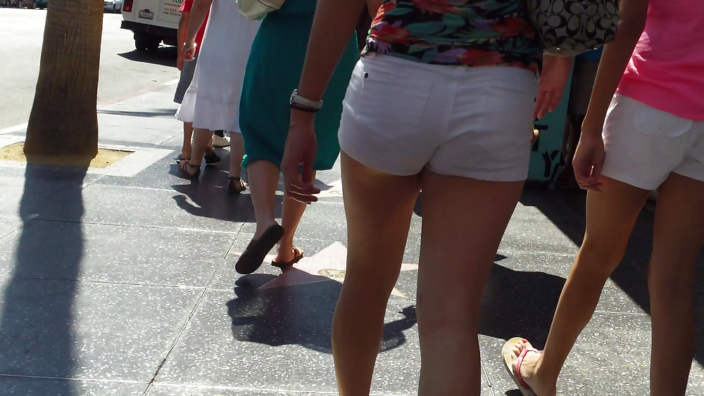 セクシーな夏のショートパンツを履いたティーンのお尻と臀部の盛り合わせ 
 #22783011