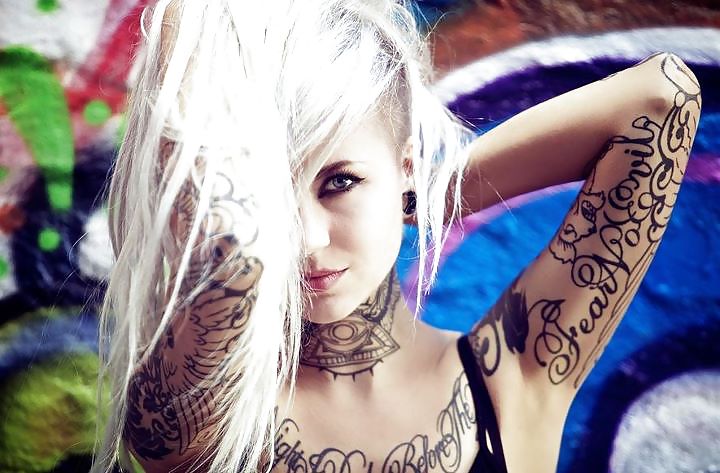 Intuición de Nouk hotties
 #9753424