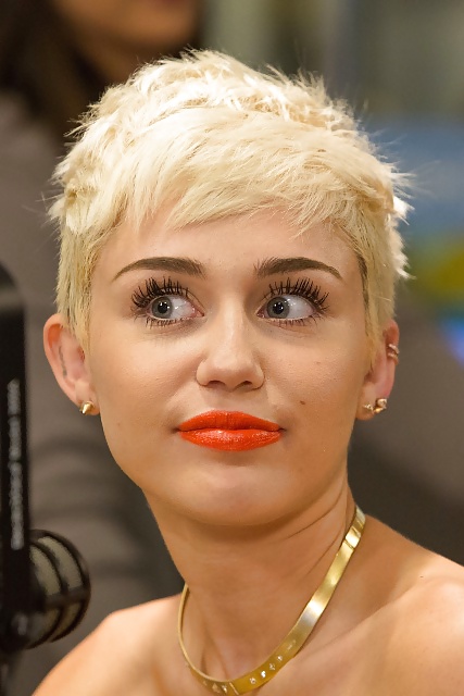 Miley cyrus :-) 2
 #18859857