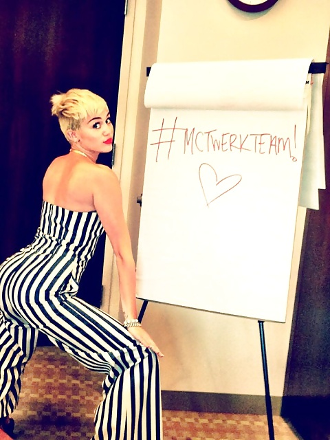 Miley cyrus :-) 2
 #18859888