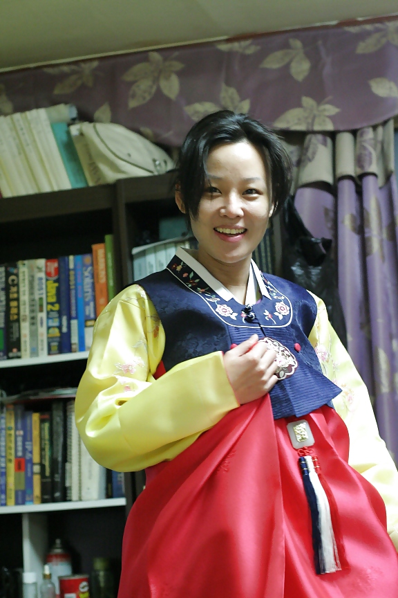 韓国の韓服の女性がディルドとファック
 #10425332