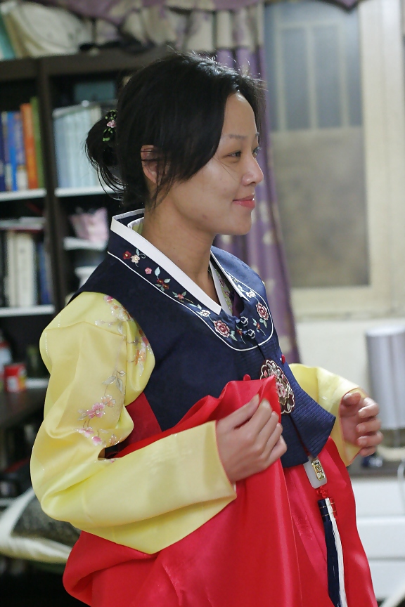 韓国の韓服の女性がディルドとファック
 #10425350
